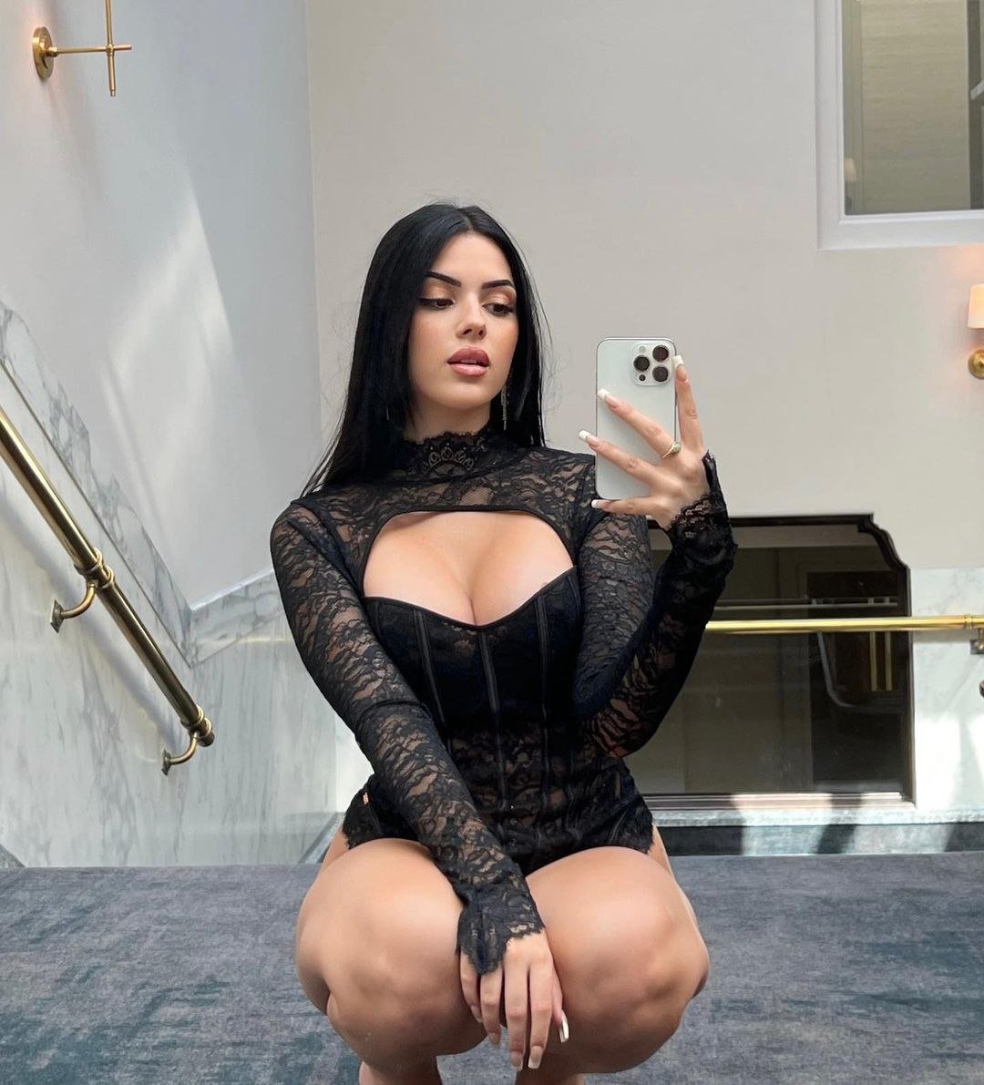 Lucia Bellido #NGc6sbJ4