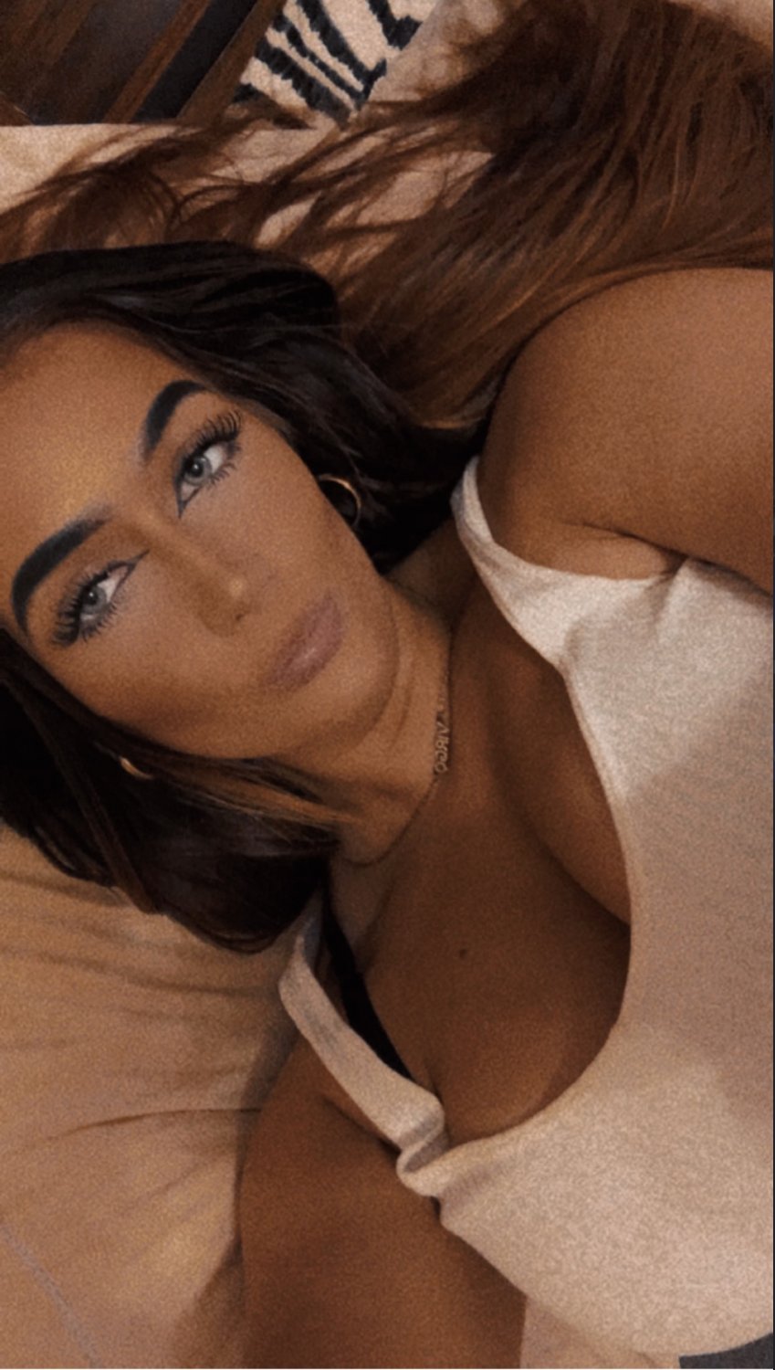 Sexy PAWG that deserves your nut #gXylZGS0
