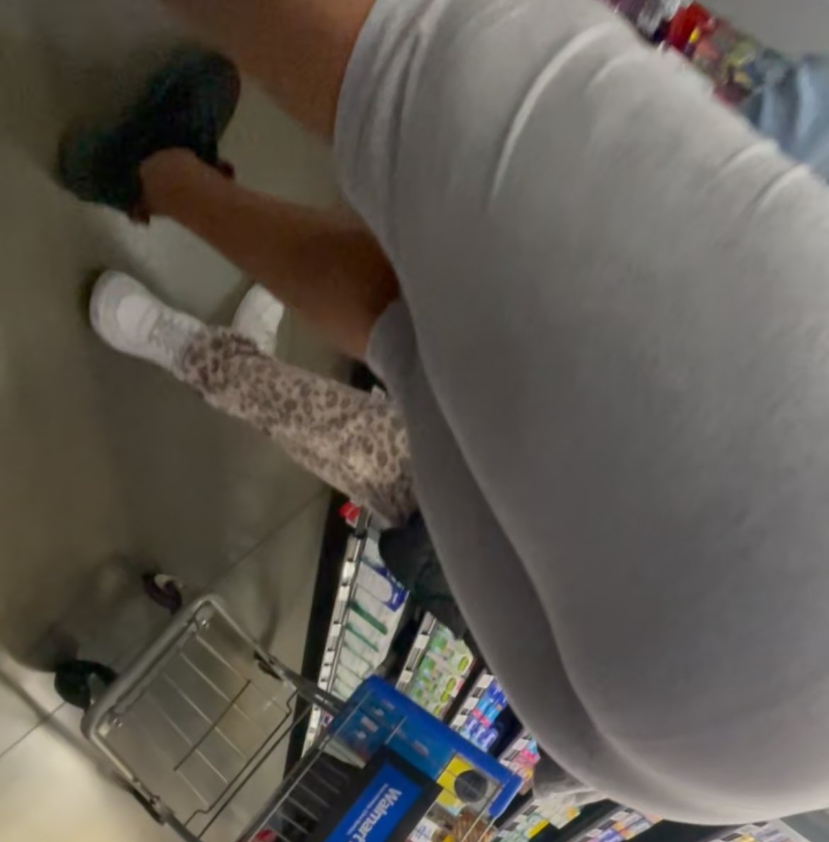 Milf Ass at store (OC) #WO2l3wOz