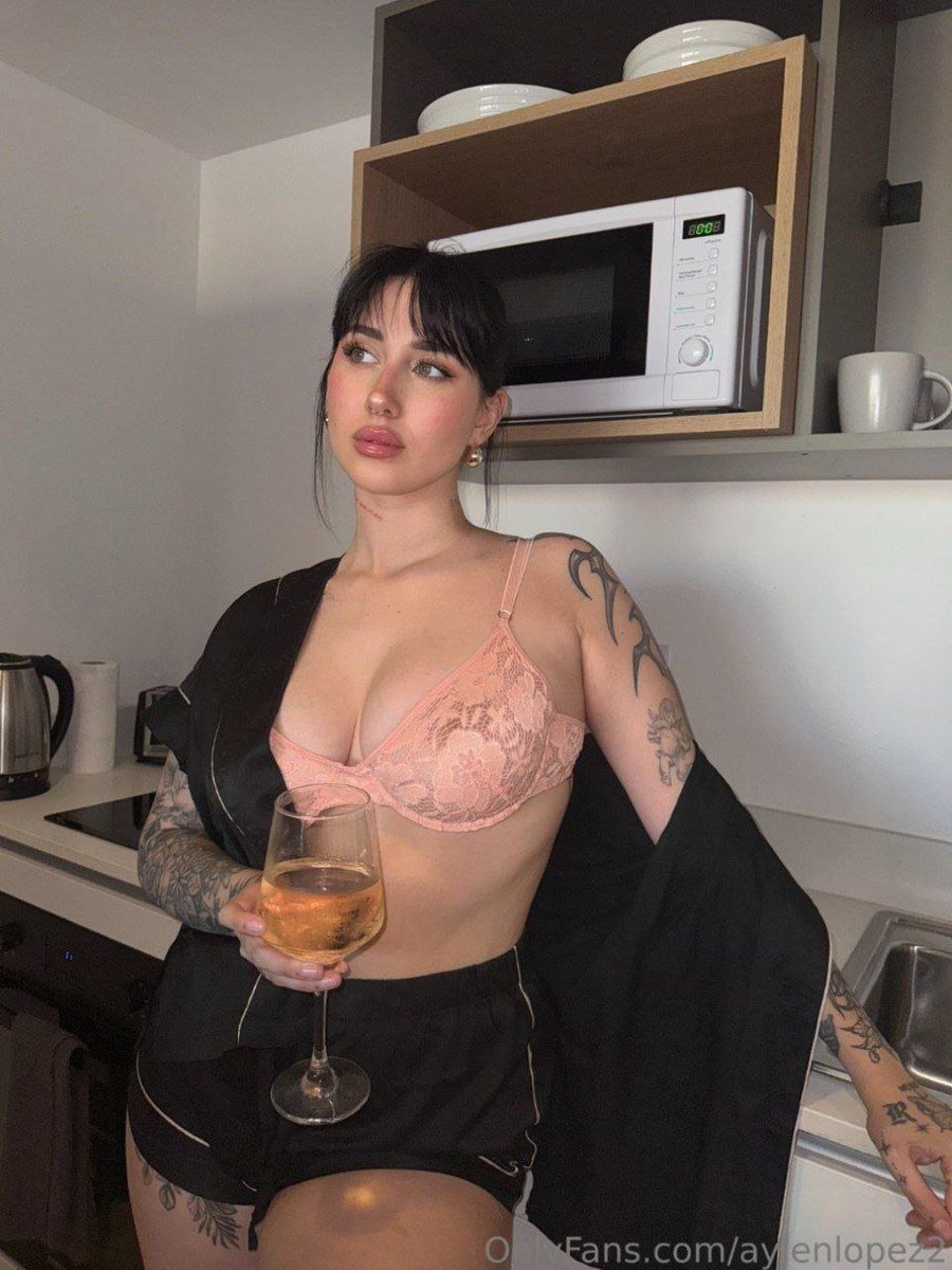 Aylen Lopez tiene ganas de que le rompan el culo y se lo llenen de leche #qBAHOVEe