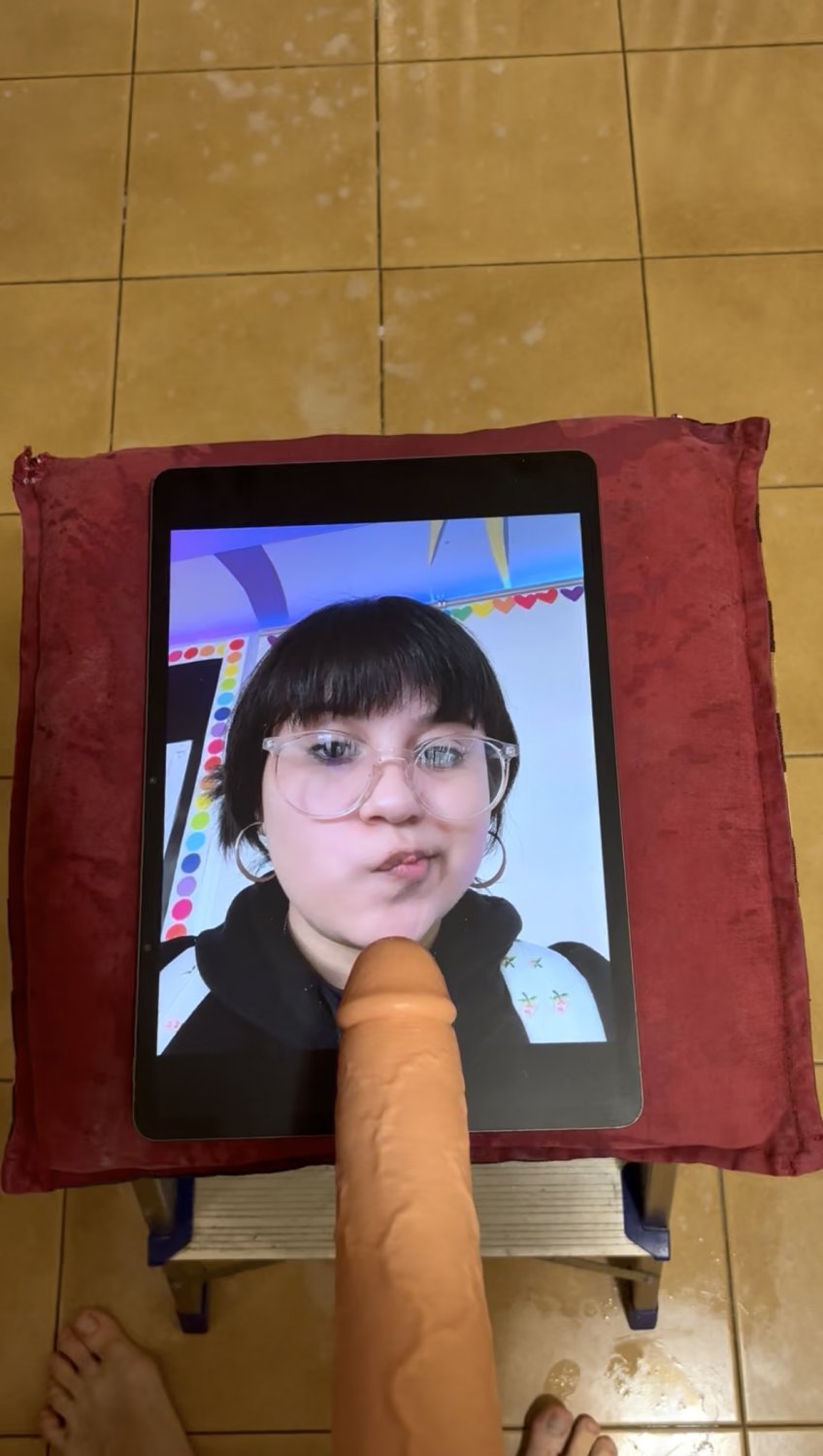 Sexy girl face cum tribute (fake cock) (request) #jBoxnZgA